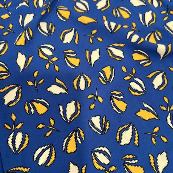 Anne Klein geometric blouse - Picture 2 of 4